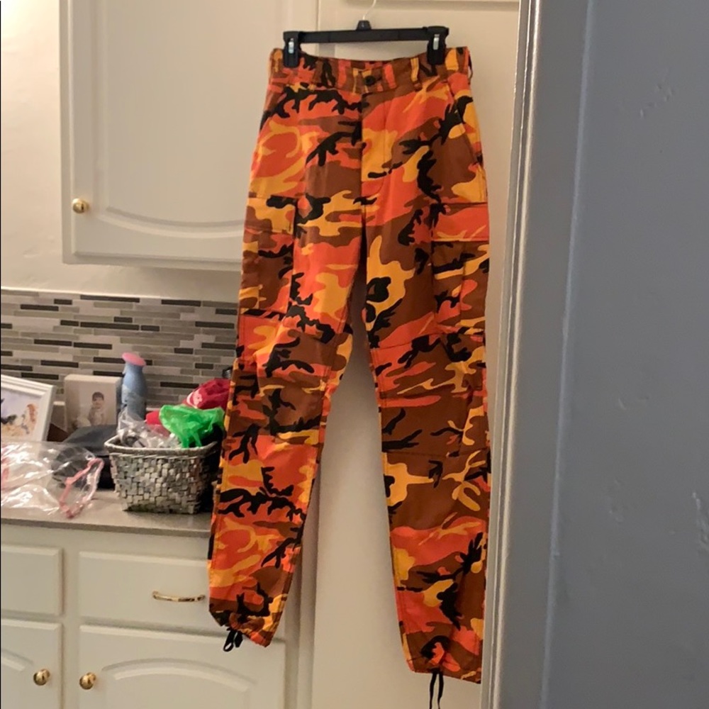 Orange army cargo pants 🧡🖤 worn only once!